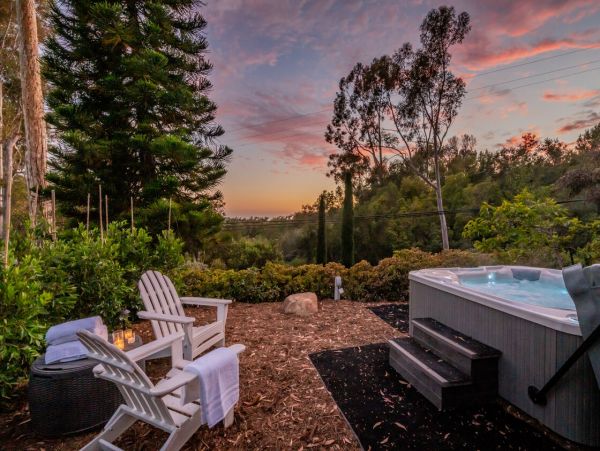Three Bedroom Luxury Villa With Pool & Spa in Montecito