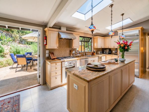 Three Bedroom Luxury Villa With Pool & Spa in Montecito