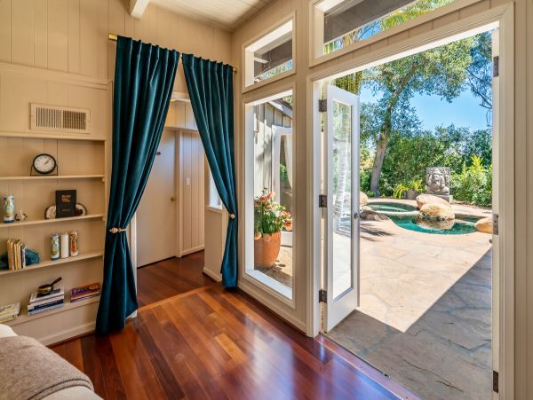 Three Bedroom Luxury Villa With Pool & Spa in Montecito