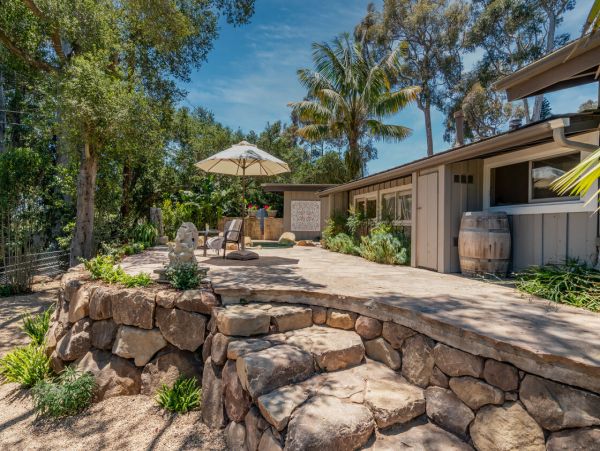 Three Bedroom Luxury Villa With Pool & Spa in Montecito