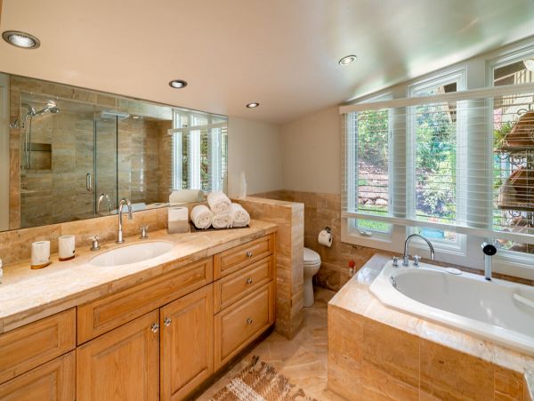 Three Bedroom Luxury Villa With Pool & Spa in Montecito