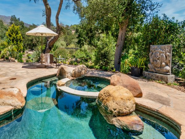 Three Bedroom Luxury Villa With Pool & Spa in Montecito