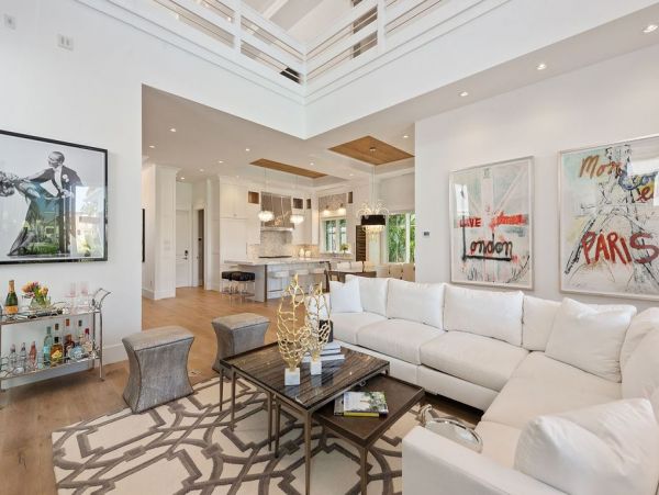 Naples Luxury Vacation Home With Private Pool Sleeps Eight