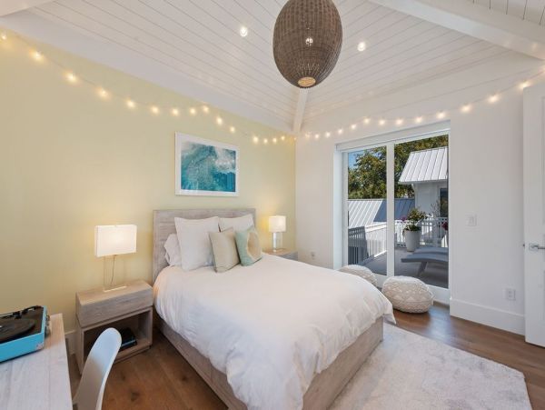 Naples Luxury Vacation Home With Private Pool Sleeps Eight