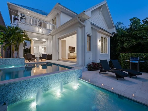 Naples Luxury Vacation Home With Private Pool Sleeps Eight