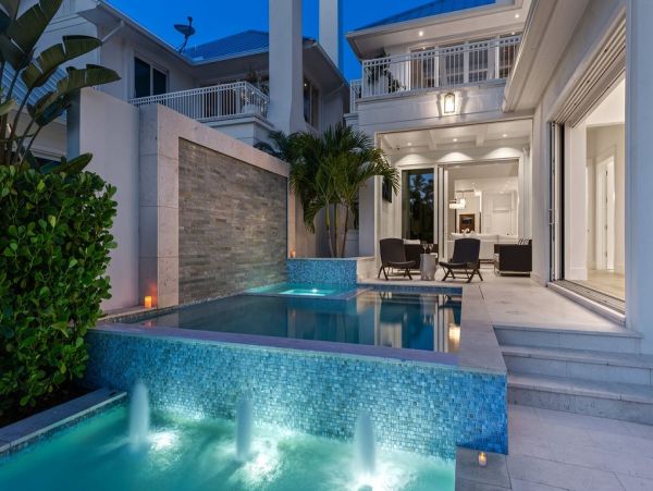 Naples Luxury Vacation Home With Private Pool Sleeps Eight