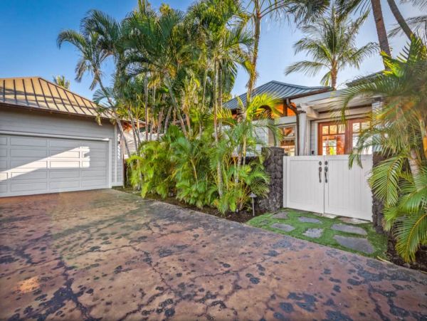 Big Island Luxury Vacation Rental - Hawaii Beachfront Villa