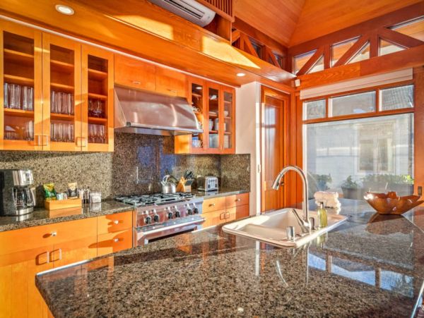 Big Island Luxury Vacation Rental - Hawaii Beachfront Villa