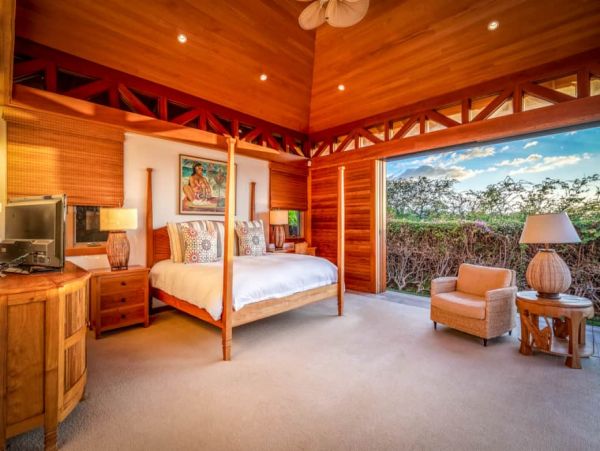 Big Island Luxury Vacation Rental - Hawaii Beachfront Villa