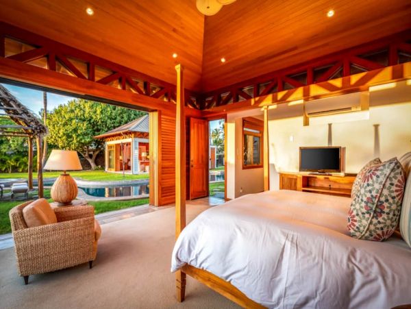 Big Island Luxury Vacation Rental - Hawaii Beachfront Villa