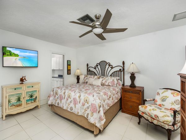 Short Walk to Beach Fort Myers Vacation Home Private Pool