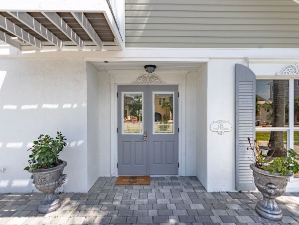 Short Walk to Beach Fort Myers Vacation Home Private Pool