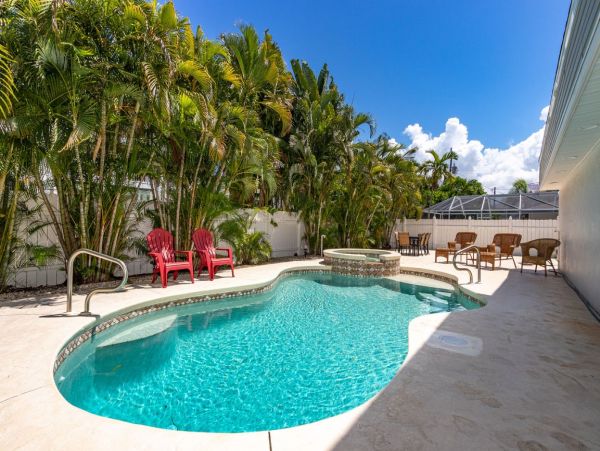 Short Walk to Beach Fort Myers Vacation Home Private Pool