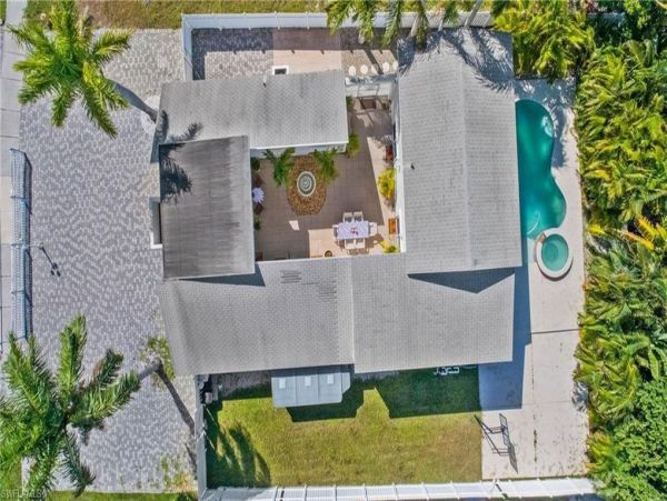 Short Walk to Beach Fort Myers Vacation Home Private Pool