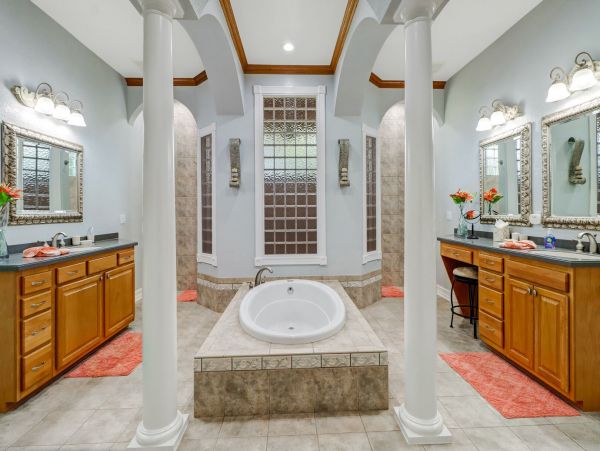 Cape Coral Vacation Home Three Bedrooms & Private Caged Pool