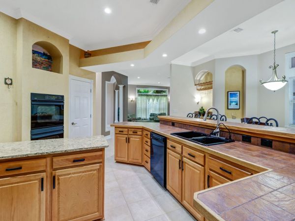 Cape Coral Vacation Home Three Bedrooms & Private Caged Pool