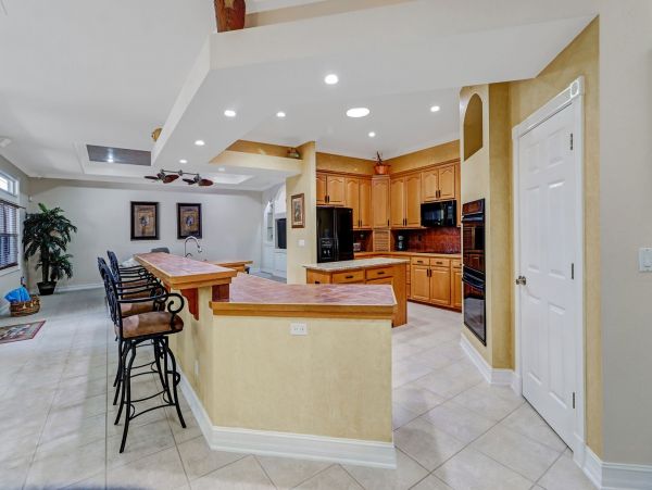Cape Coral Vacation Home Three Bedrooms & Private Caged Pool
