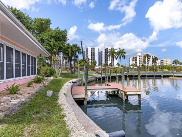 Fort Myers Beach Vacation Home 8 Guests Walk To Beach