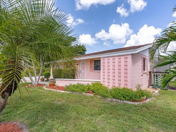 Fort Myers Beach Vacation Home 8 Guests Walk To Beach
