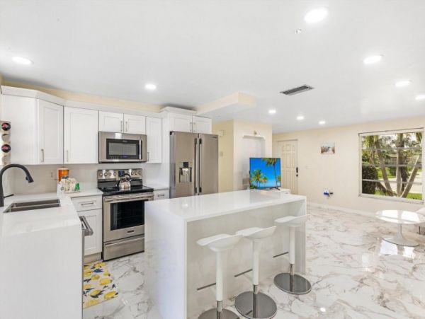 Fort Myers Beach Vacation Home 8 Guests Walk To Beach