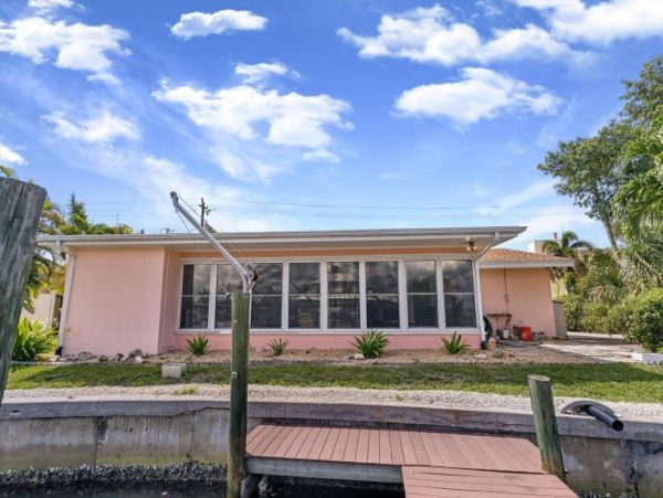 Fort Myers Beach Vacation Home 8 Guests Walk To Beach