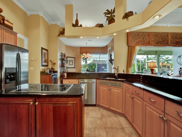 Cape Coral Canal Front 3 Bedroom Home Boat Dock & Pool