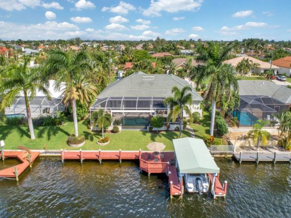Cape Coral Canal Front 3 Bedroom Home Boat Dock & Pool