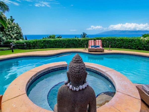 Luxury Oceanfront Maui Retreat: A Private Paradise Awaits