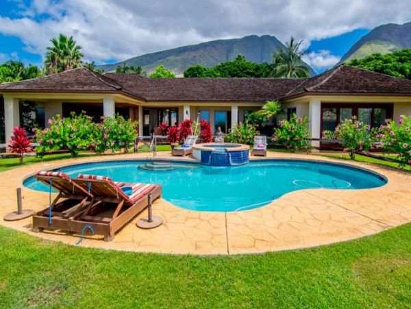Luxury Oceanfront Maui Retreat: A Private Paradise Awaits