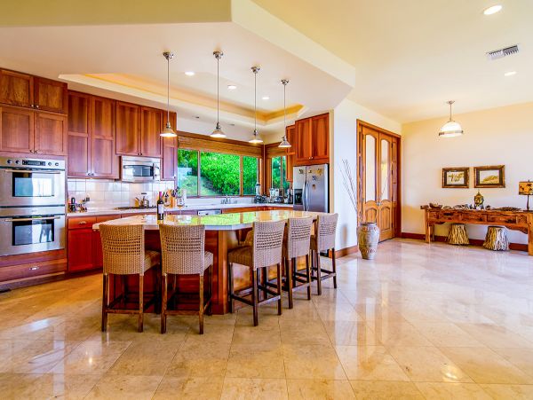 Luxury Oceanfront Maui Retreat: A Private Paradise Awaits