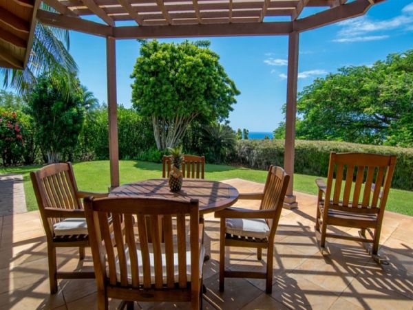 Luxury Oceanfront Maui Retreat: A Private Paradise Awaits