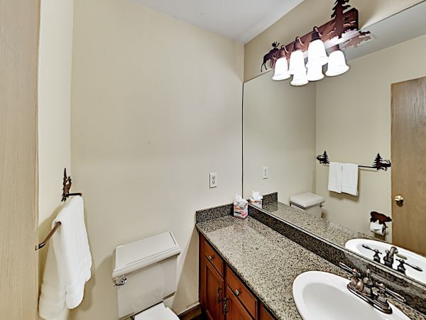 Vail Vacation home 2 minute walk to Shuttle