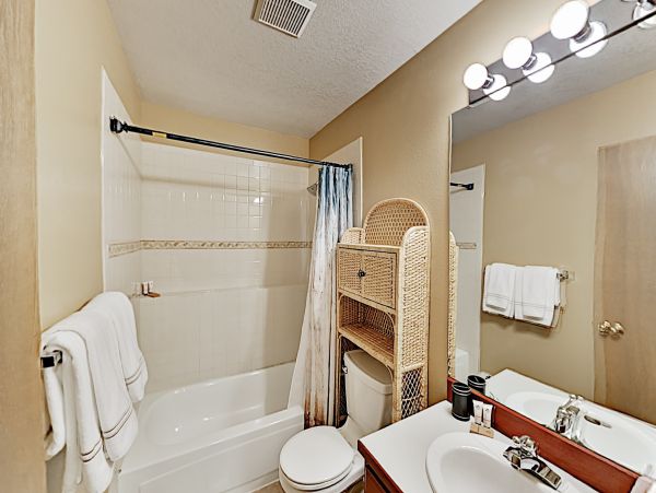 Vail Vacation home 2 minute walk to Shuttle