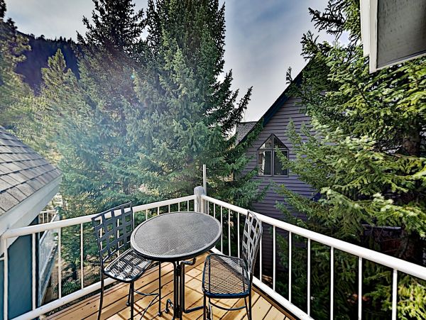 Vail Vacation home 2 minute walk to Shuttle