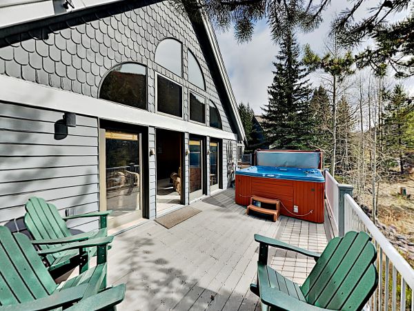 Vail Vacation home 2 minute walk to Shuttle