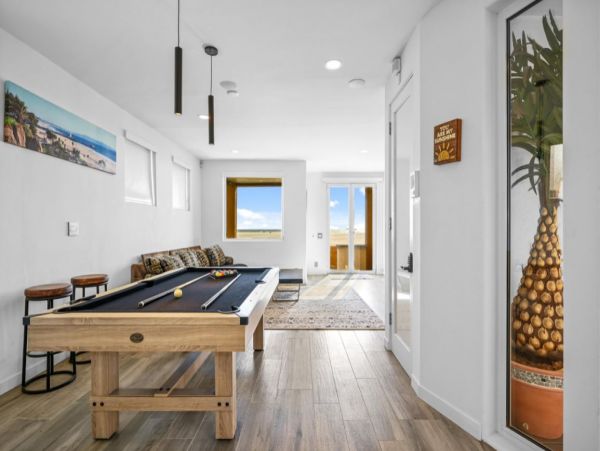 Santa Monica Gorgeous Vacation Home Beachfront 4 Bedrooms