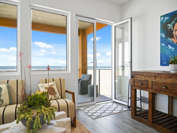 Santa Monica Gorgeous Vacation Home Beachfront 4 Bedrooms