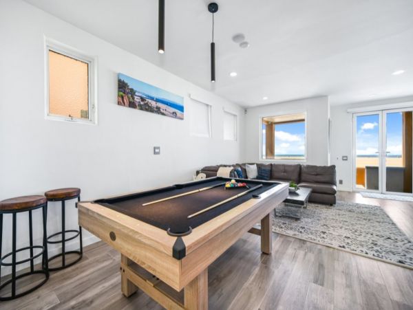 Santa Monica Gorgeous Vacation Home Beachfront 4 Bedrooms