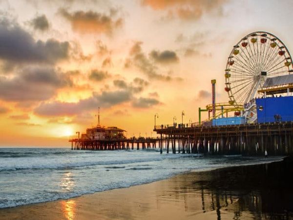 Santa Monica Gorgeous Vacation Home Beachfront 4 Bedrooms