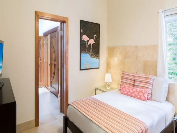 Turks and Caicos Luxury Vacation Home With Pool 10 Guests
