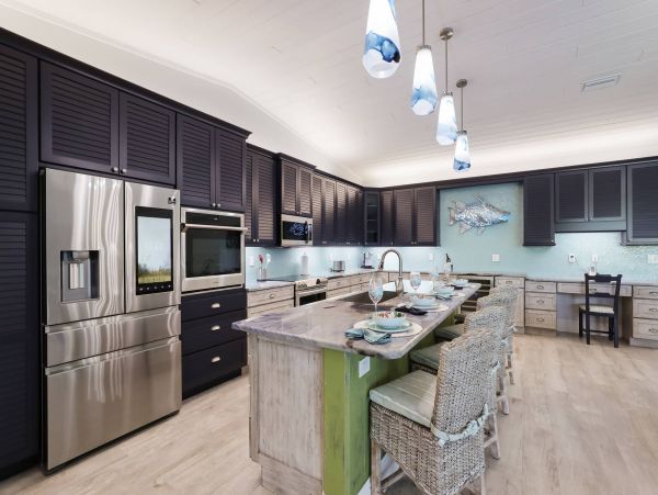 Luxury Vacation Home 1.5 Blocks Walk to Beach in Anna Maria