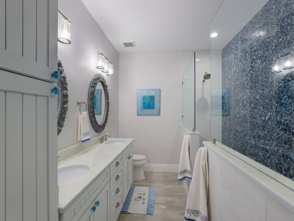 Luxury Vacation Home 1.5 Blocks Walk to Beach in Anna Maria