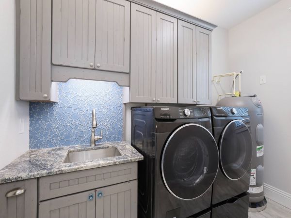 Luxury Vacation Home 1.5 Blocks Walk to Beach in Anna Maria