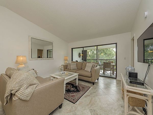 Two Bedroom Vacation Condo in Naples Sleeps Four Guests