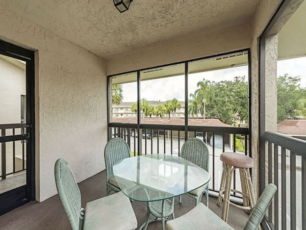Two Bedroom Vacation Condo in Naples Sleeps Four Guests