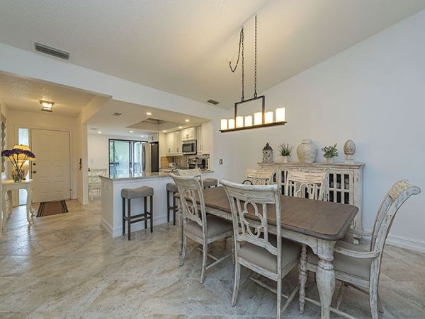 Two Bedroom Vacation Condo in Naples Sleeps Four Guests