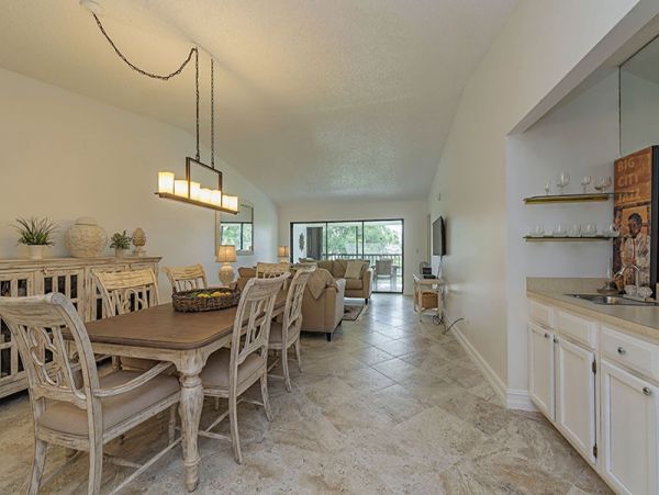 Two Bedroom Vacation Condo in Naples Sleeps Four Guests