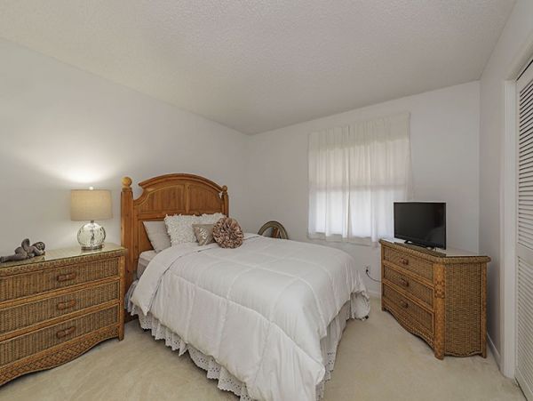Two Bedroom Vacation Condo in Naples Sleeps Four Guests