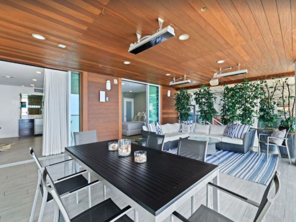 Malibu Luxury Vacation Beach Home With Hot Tub - 8 Guests