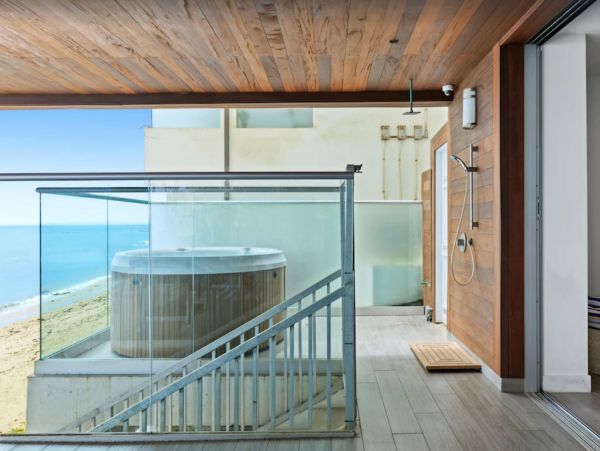 Malibu Luxury Vacation Beach Home With Hot Tub - 8 Guests